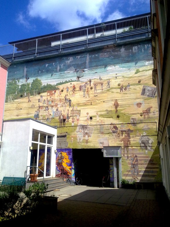 Photographie des Wandbildes am Hochbunker in der Bunker-Terrasse